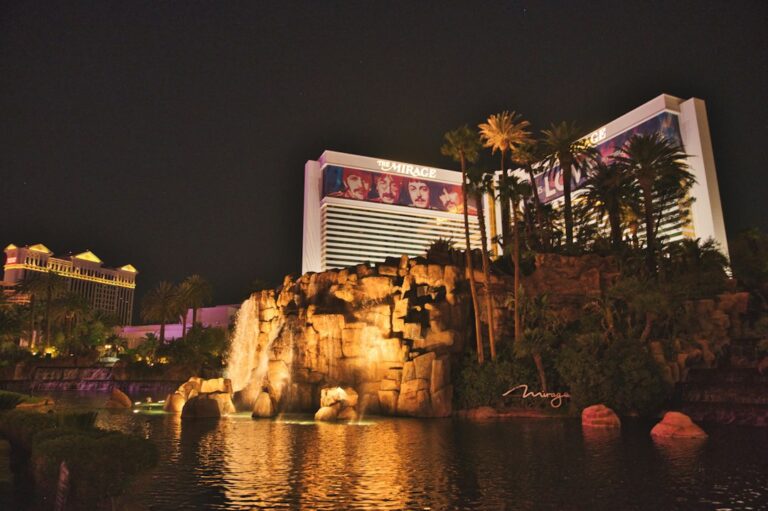 Gourmet Dining and Thrilling Gaming Await at CasinoWent.com